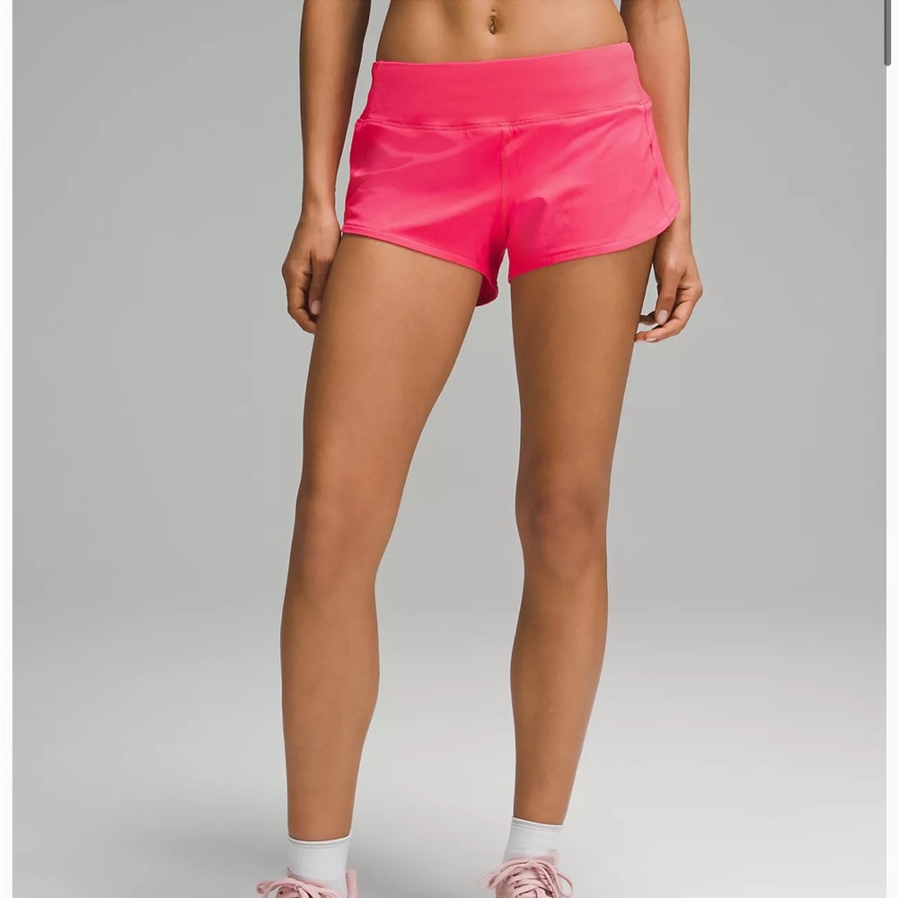 Lululemon speed up low-rise lined short 2.5 - color lip gloss